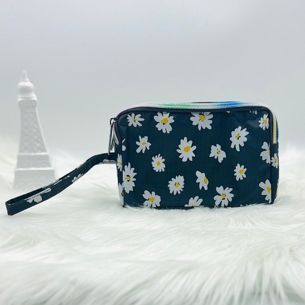 Daisy Makeup Cosmetic Wristlet